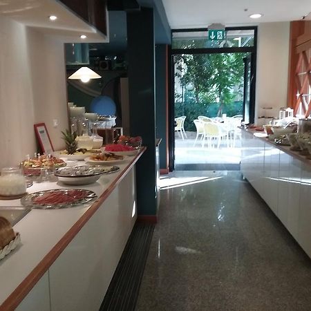 Hotel Carol Ρίμινι Εξωτερικό φωτογραφία